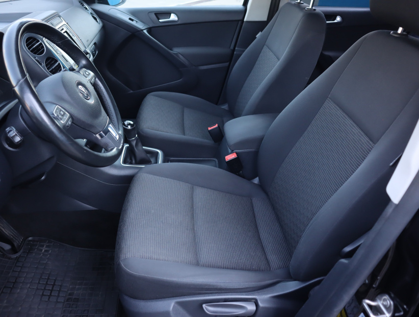 Volkswagen Tiguan, 2015
