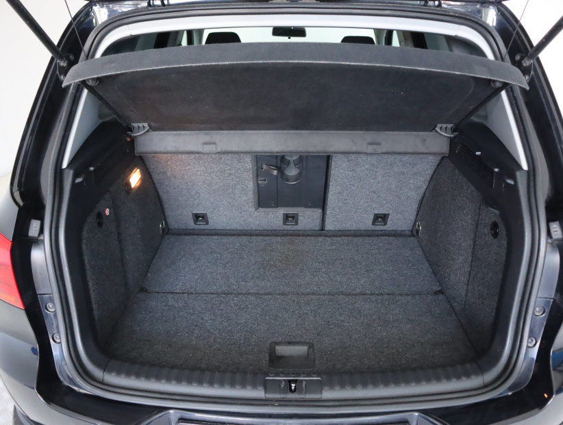 Volkswagen Tiguan, 2015