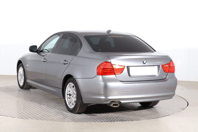 BMW 3, 2011
