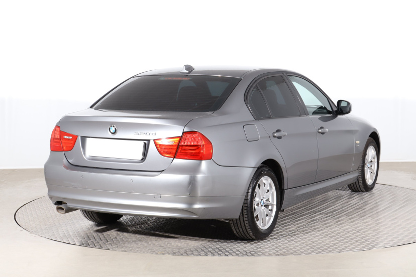 BMW 3, 2011