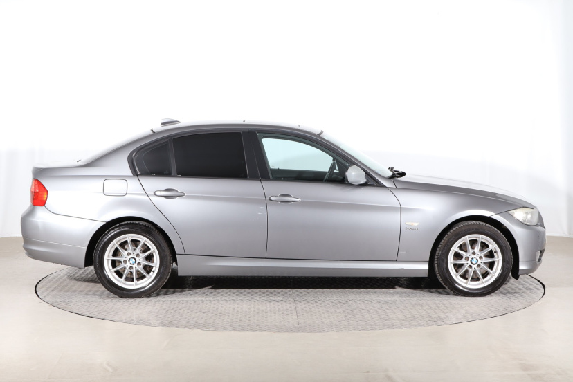 BMW 3, 2011