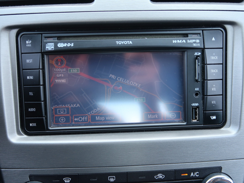 Toyota Avensis, 2011