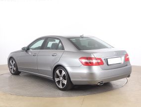 Mercedes-Benz E - 2011