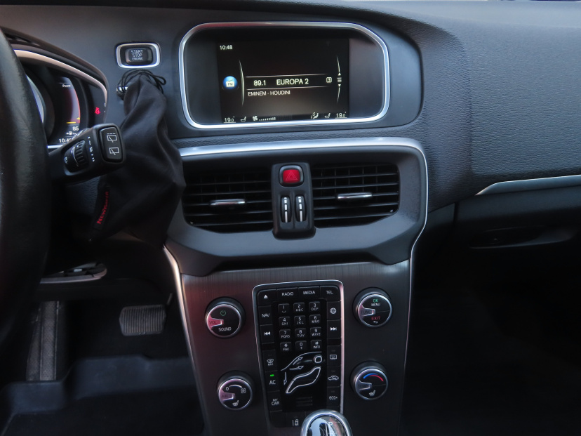 Volvo V40, 2016