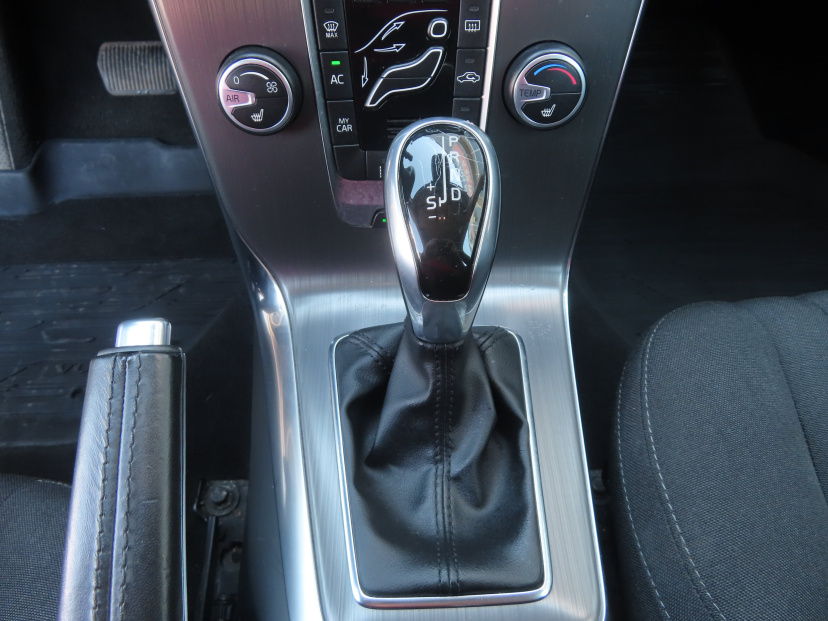 Volvo V40, 2016