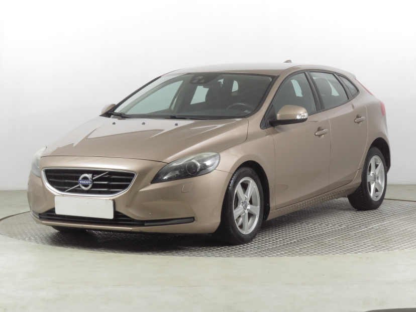 Volvo V40, 2016