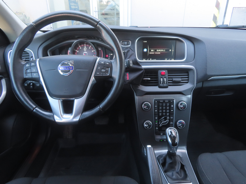 Volvo V40, 2016