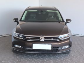 Volkswagen Passat - 2015