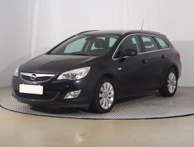 Opel Astra - 2012
