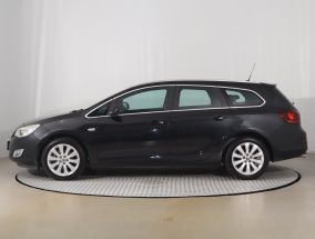 Opel Astra - 2012