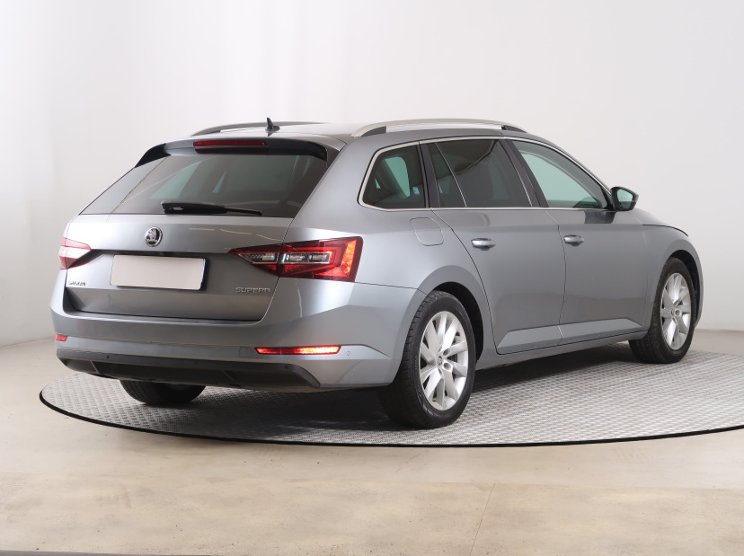 Škoda Superb, 2017
