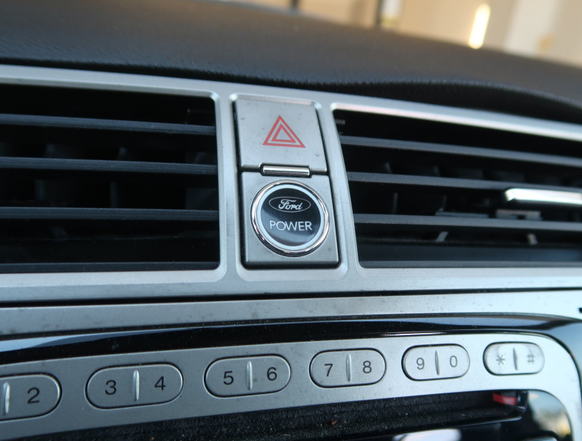 Ford Kuga, 2012