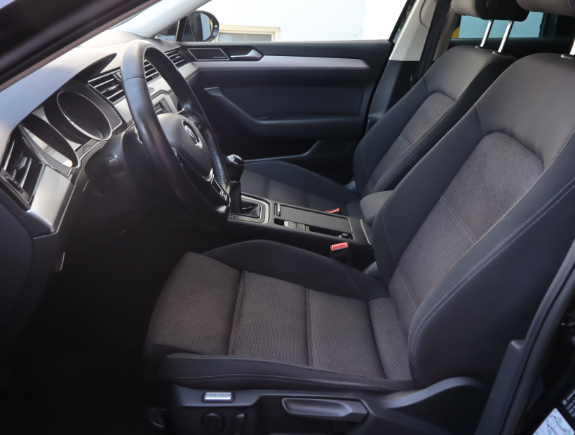 Volkswagen Passat, 2015