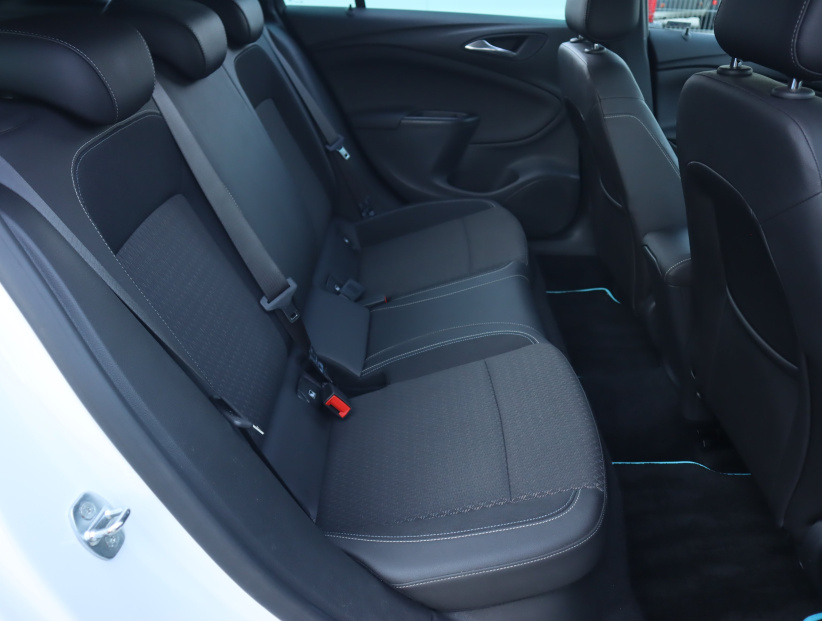 Opel Astra, 2017