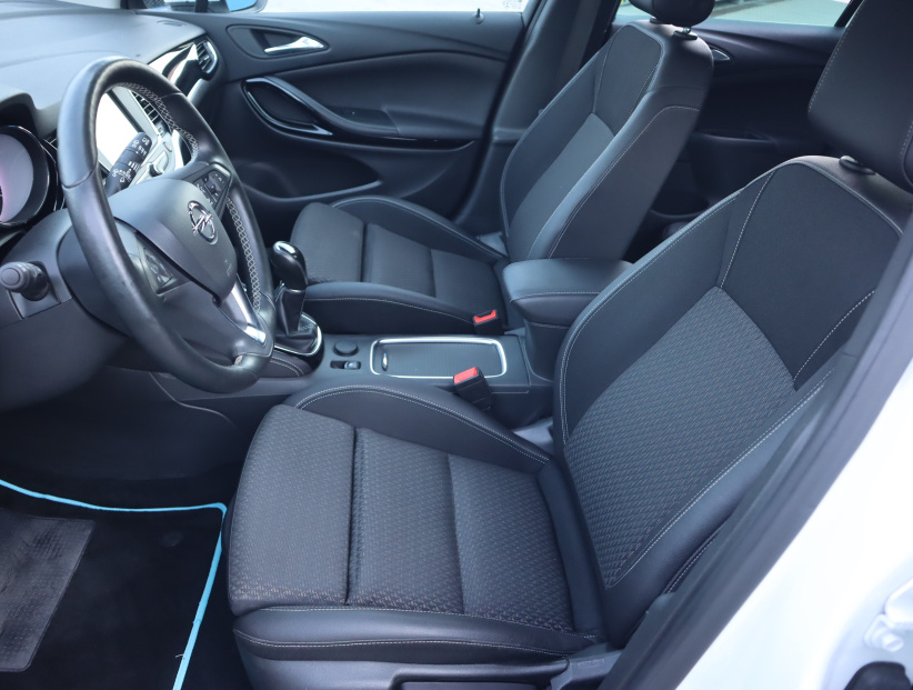 Opel Astra, 2017