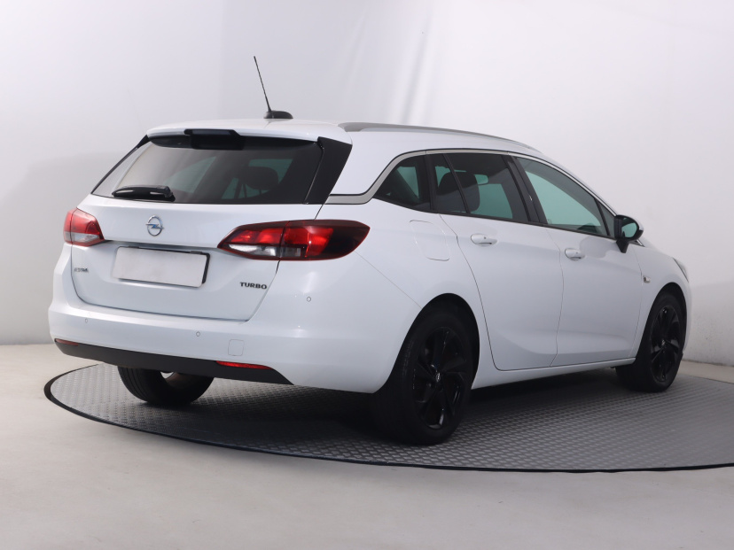 Opel Astra, 2017