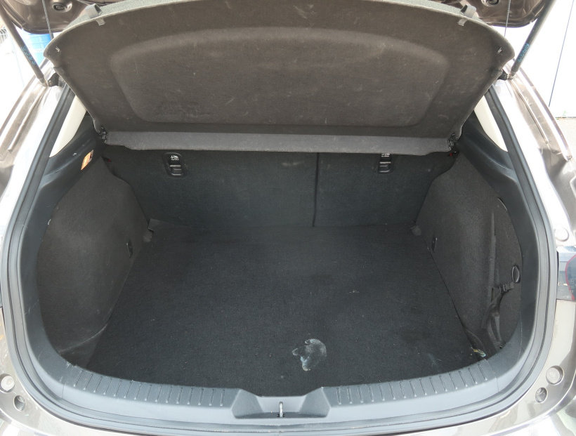 Mazda 3, 2015