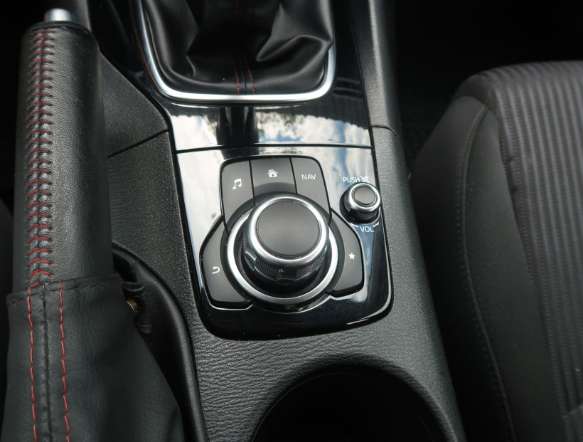 Mazda 3, 2015