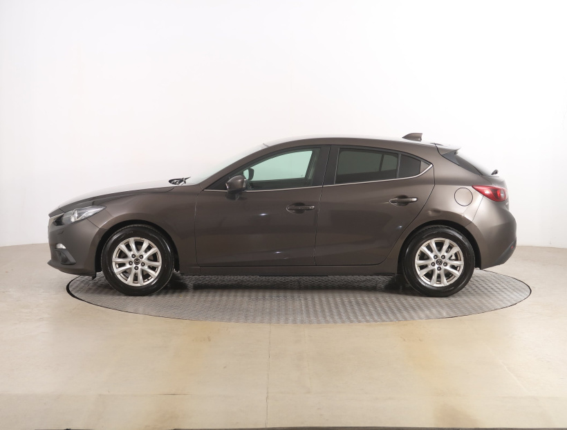 Mazda 3, 2015