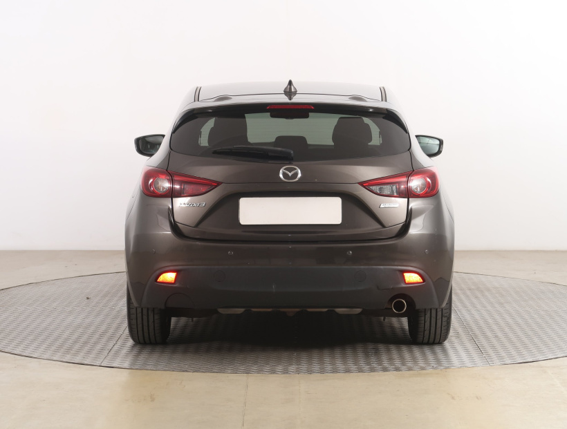 Mazda 3, 2015