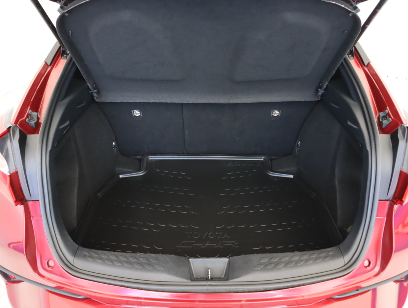 Toyota C-HR, 2019