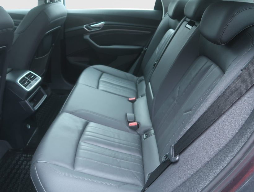 Audi e-tron, 2019