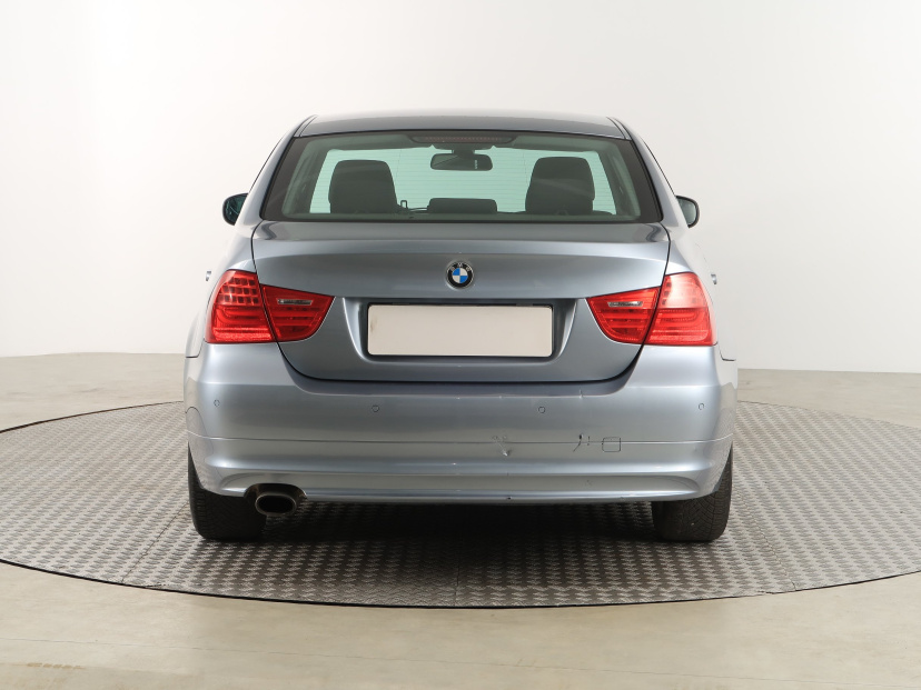 BMW 3, 2010