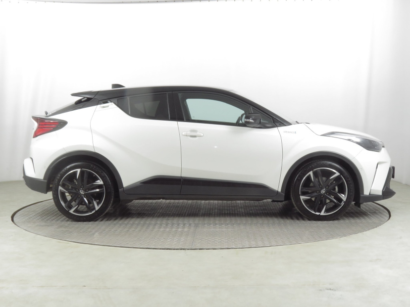 Toyota C-HR, 2021