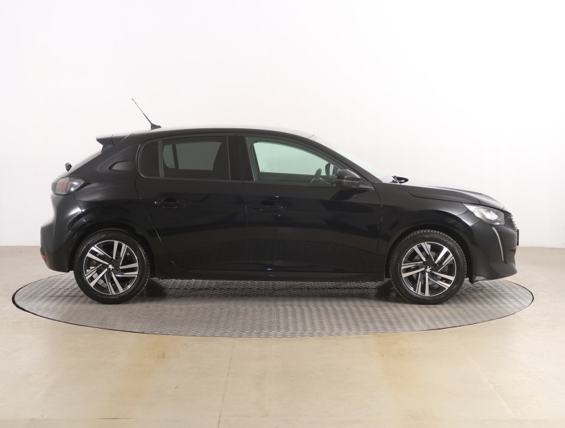 Peugeot 208, 2022