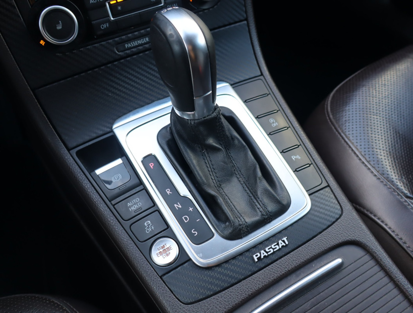 Volkswagen Passat, 2011