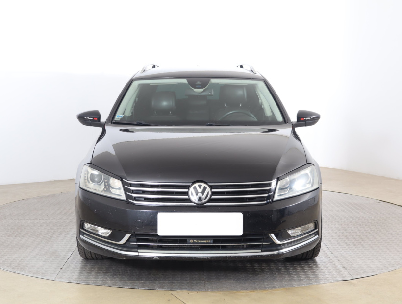 Volkswagen Passat, 2011