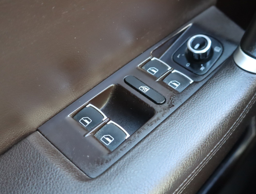 Volkswagen Passat, 2011