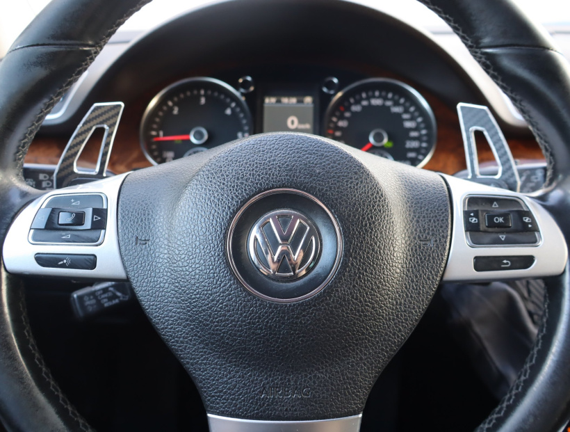 Volkswagen Passat, 2011