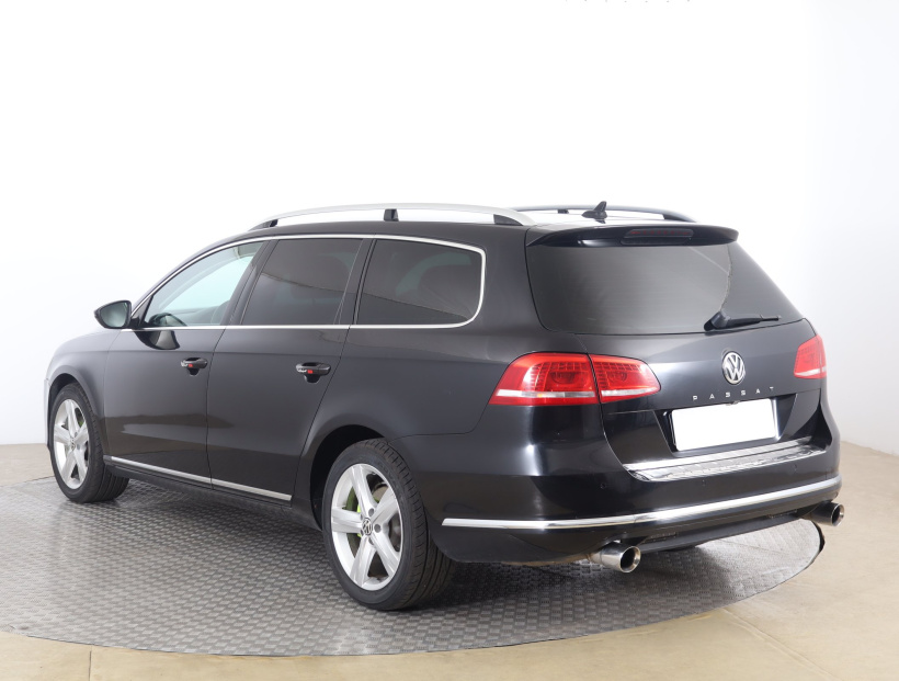 Volkswagen Passat, 2011