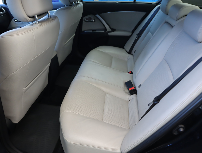 Toyota Avensis, 2012