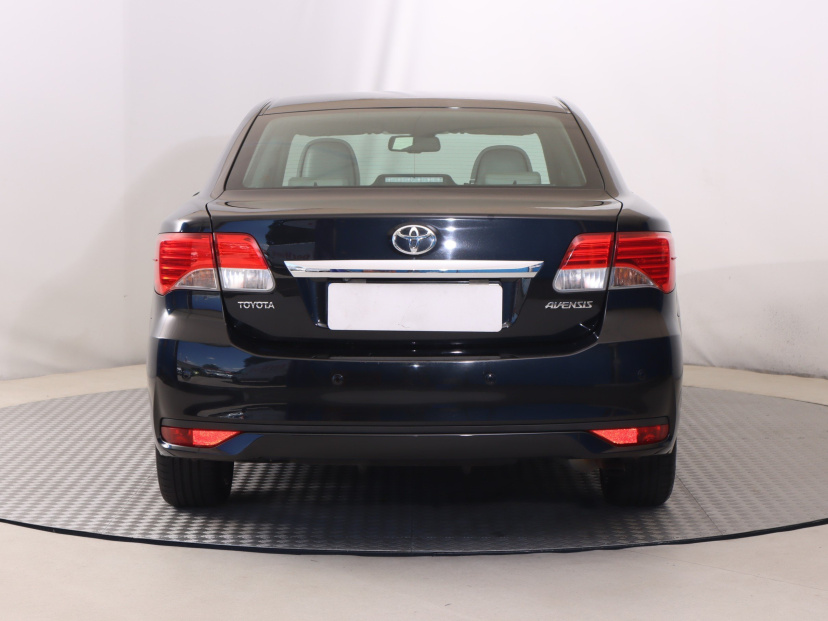 Toyota Avensis, 2012
