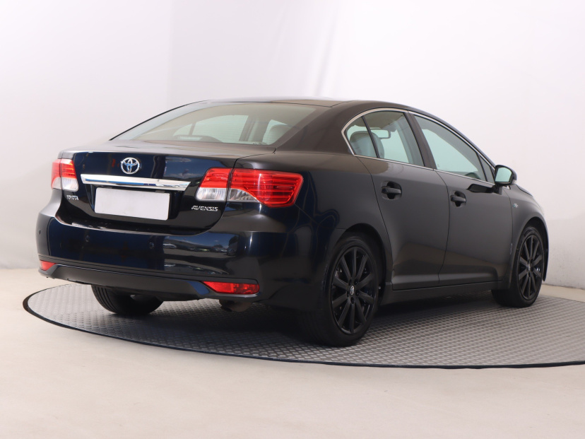 Toyota Avensis, 2012