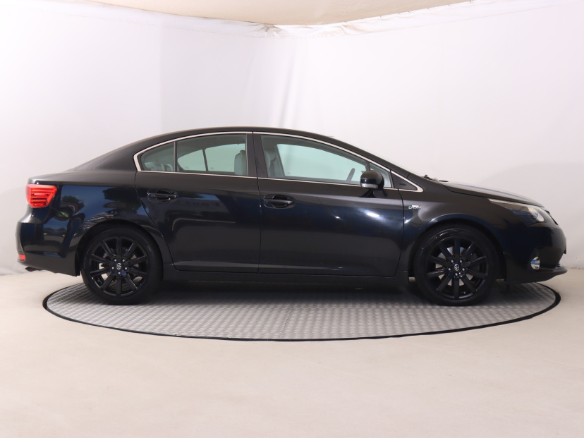 Toyota Avensis, 2012