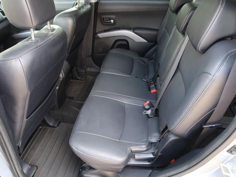 Mitsubishi Outlander, 2010