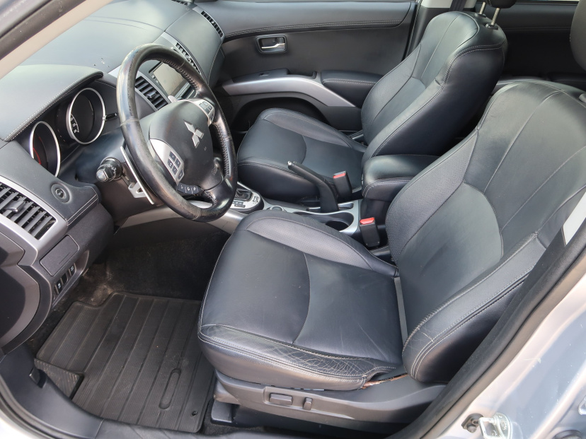 Mitsubishi Outlander, 2010