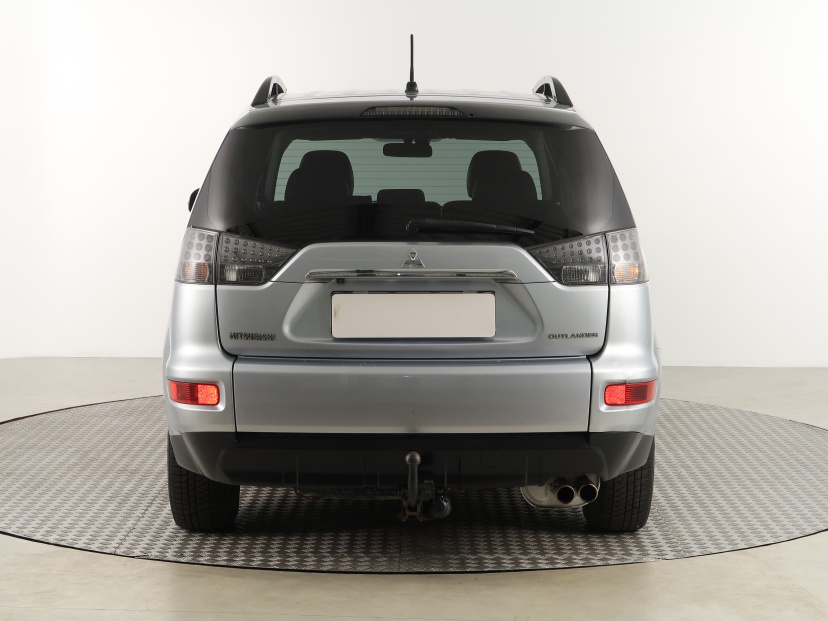 Mitsubishi Outlander, 2010