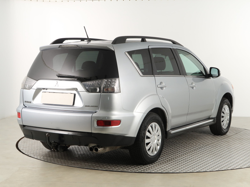 Mitsubishi Outlander, 2010