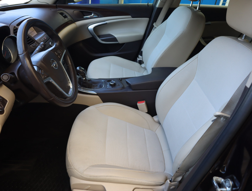 Opel Insignia, 2012