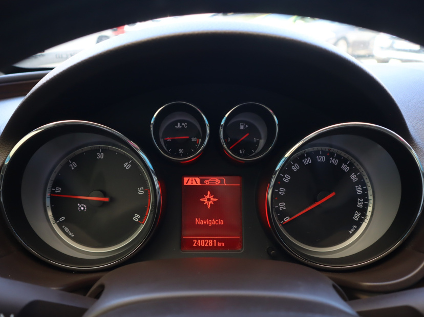 Opel Insignia, 2012