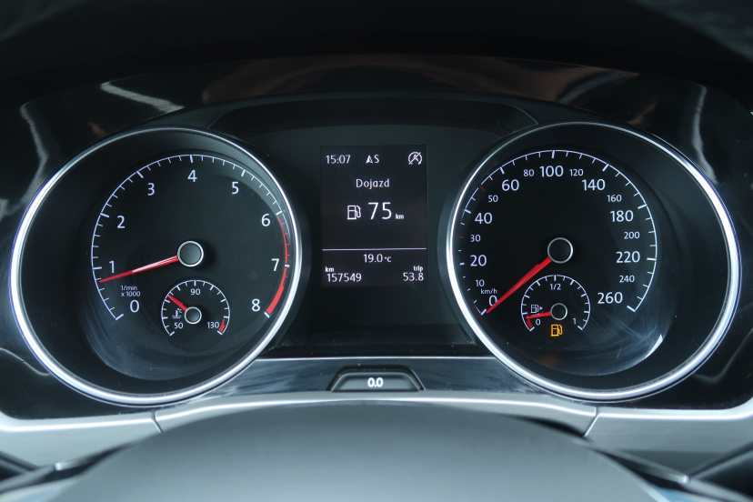 Volkswagen Touran, 2015