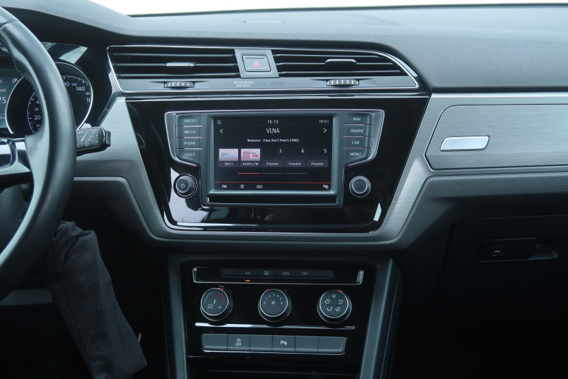 Volkswagen Touran, 2015