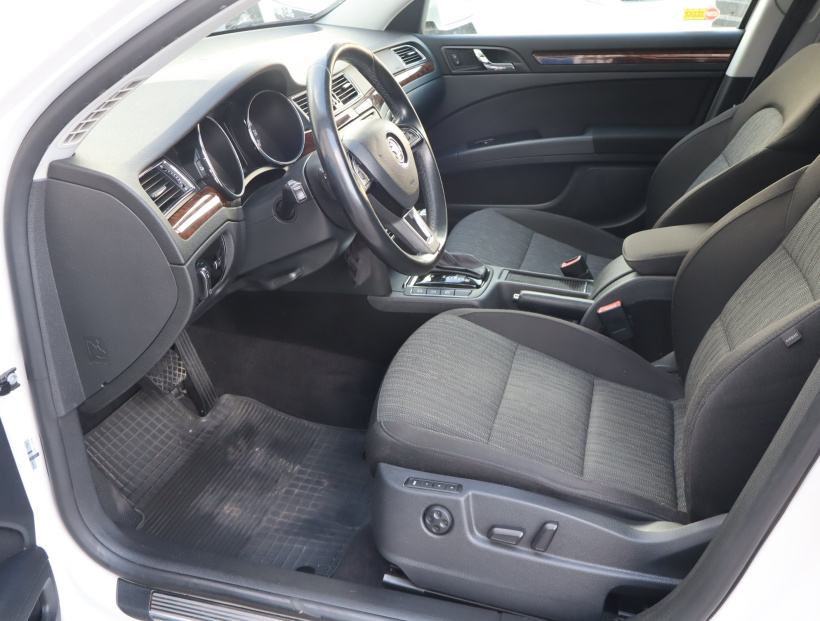 Škoda Superb, 2013