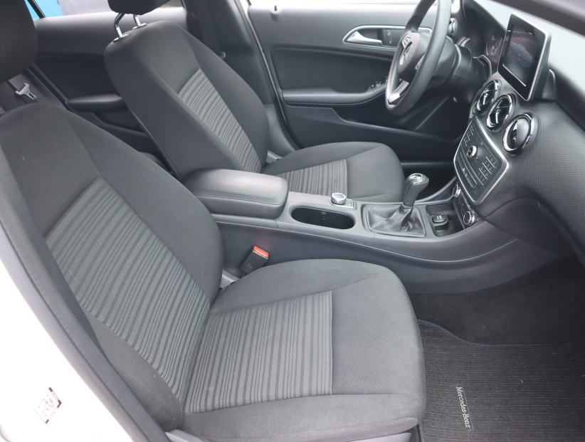 Mercedes-Benz A, 2016