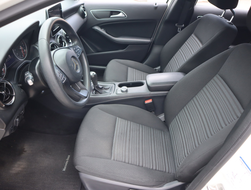 Mercedes-Benz A, 2016