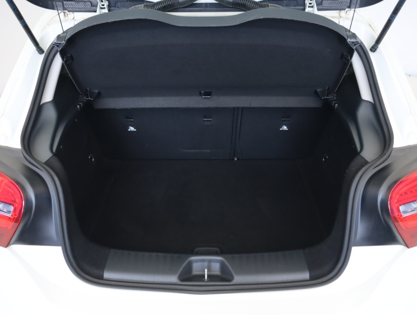 Mercedes-Benz A, 2016